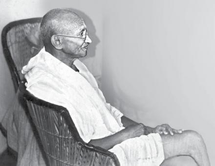 Mahatma Gandhi in Tamil Literature