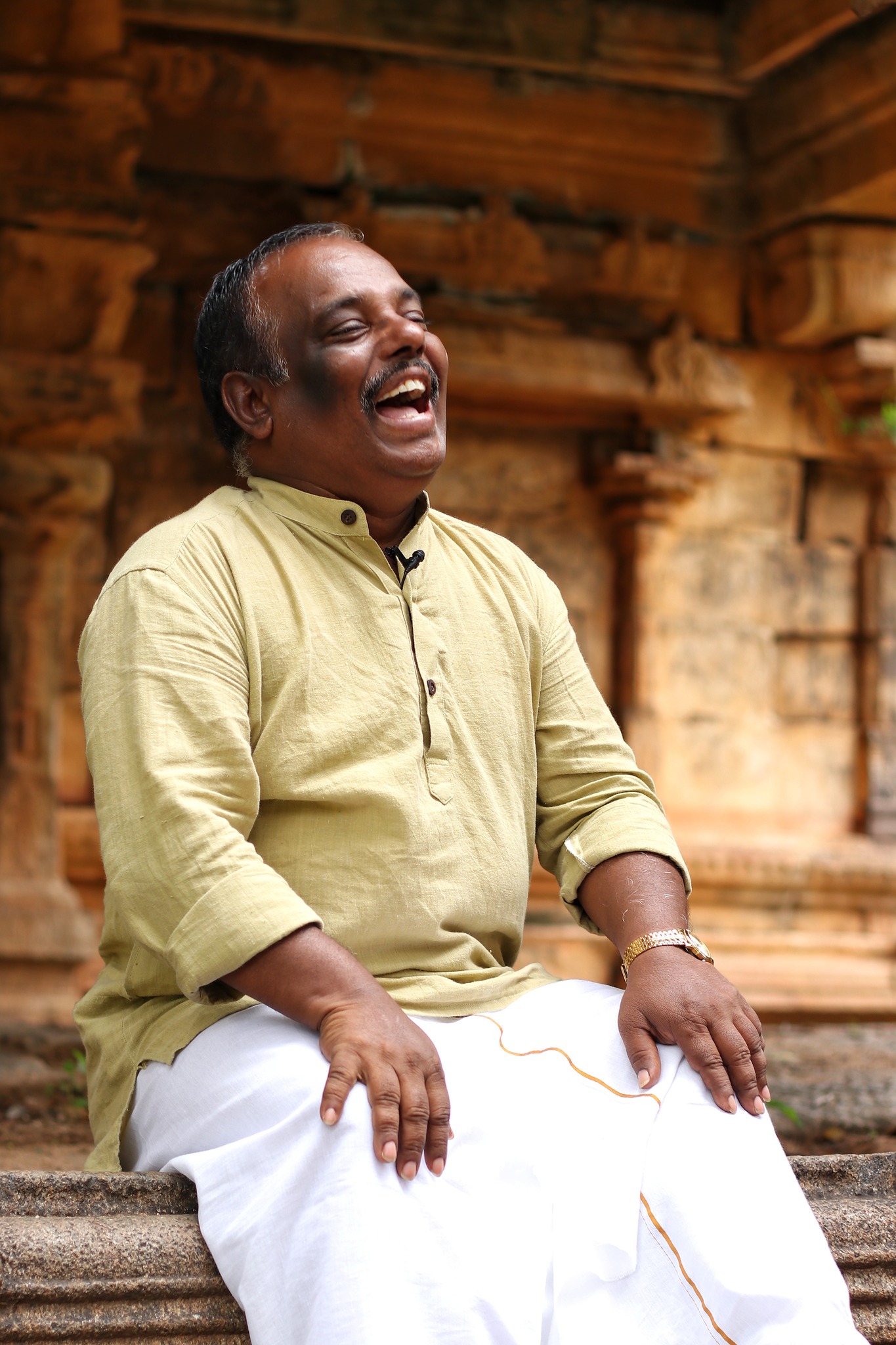 இயற்கை முன் மண்டியிடும் கடவுள்: சு.வேணுகோபாலின் நுண்வெளி கிரகணங்கள் 